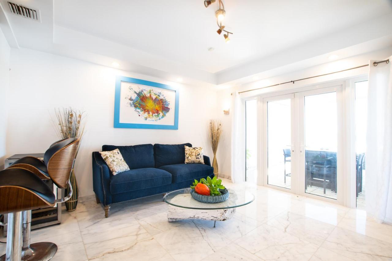 ناسو Caprice 9 - Oceanfront Villa - Gated Community With Pool المظهر الخارجي الصورة